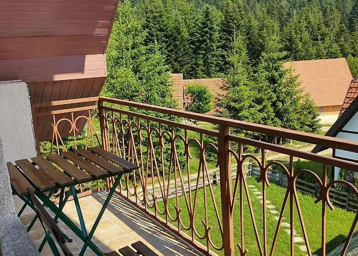 Vikendica Vera ミトロバツ