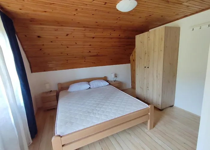 Vikendica Vera * 米特洛瓦克